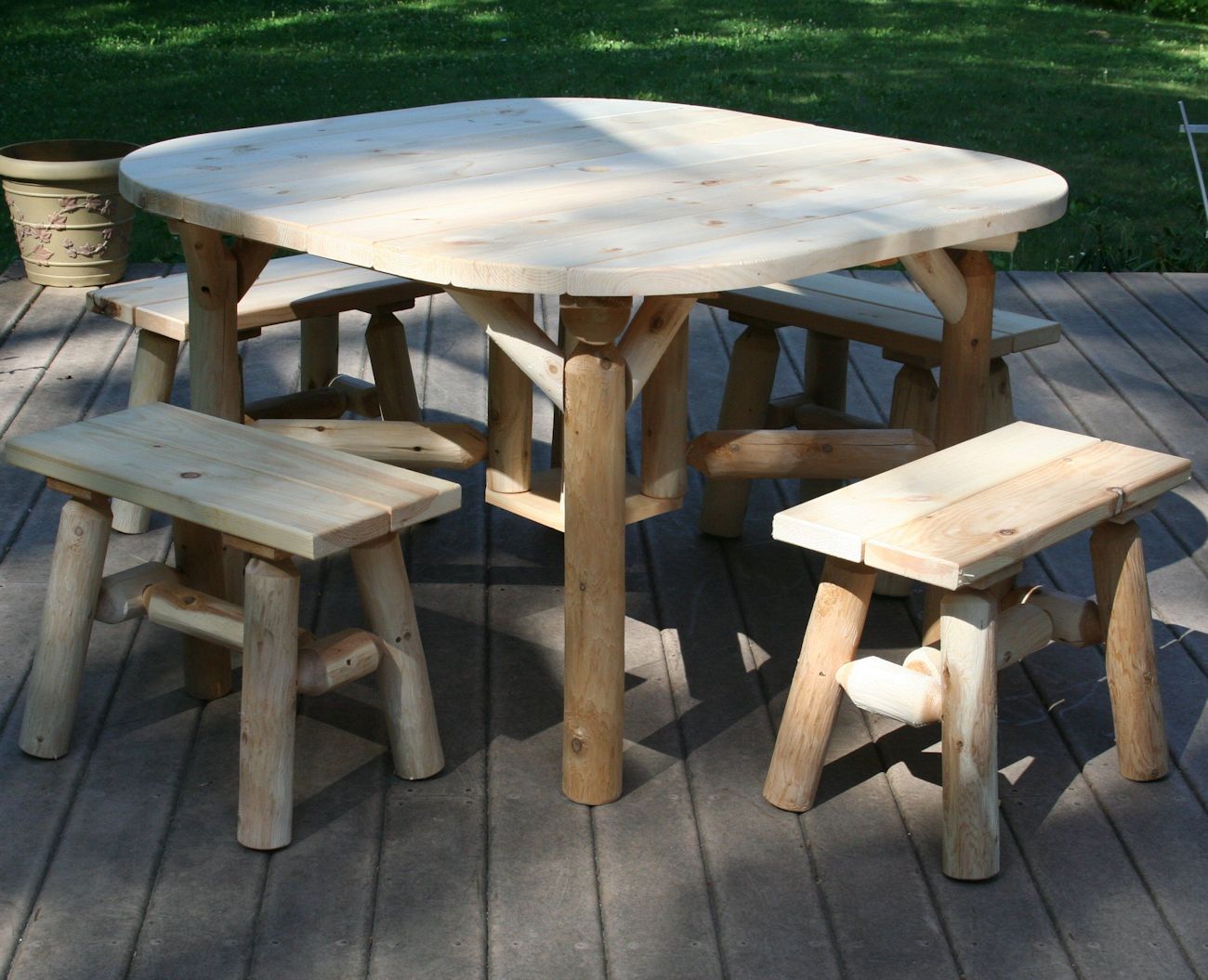Log Outdoor Dining Table Set
