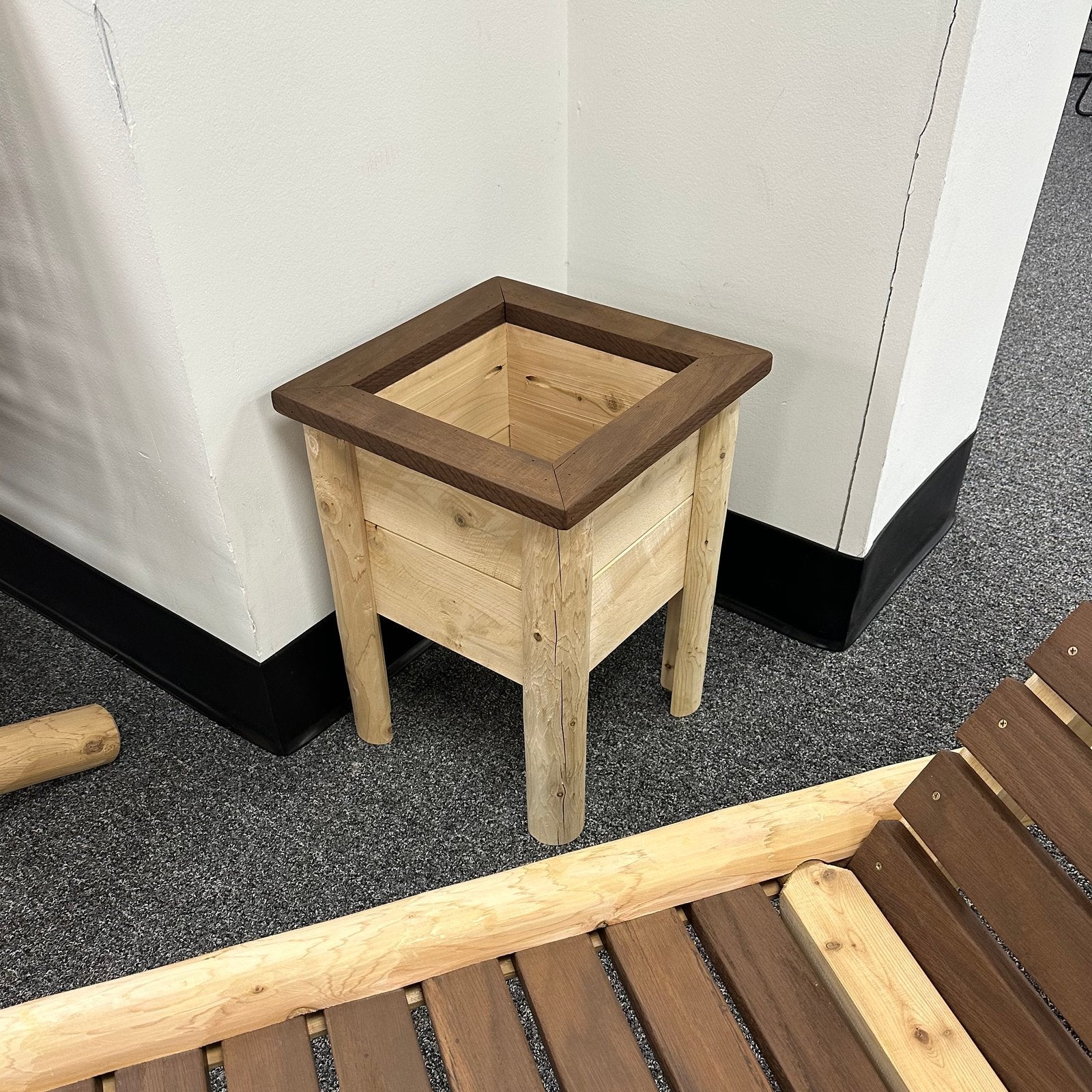 ThermaFusion Rustic Planter Box